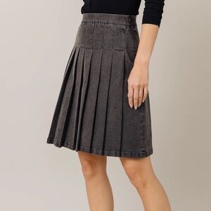 NWT Apparalel black denim wash pleated skirt